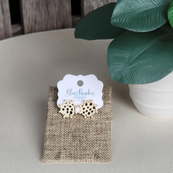 Leopard Print Faux Hair Stud Earrings NEW - Picture 3 of 5